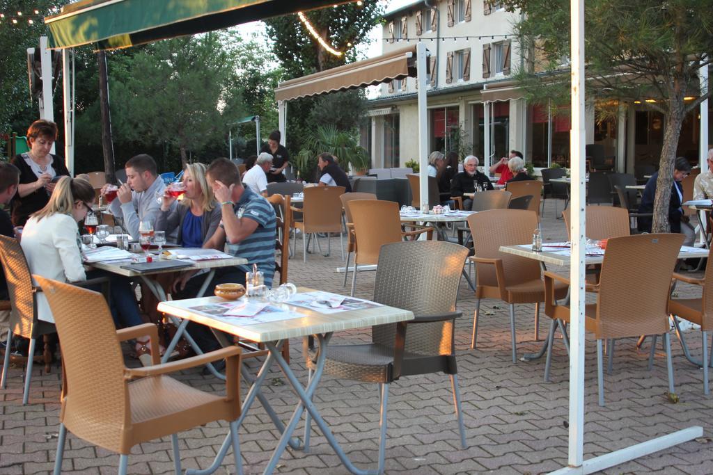 O2 Saone Hotel Reyrieux Buitenkant foto